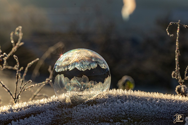 Freezing soap bubble