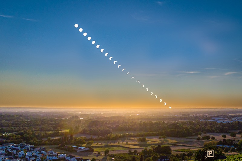 Composition of a solar eclipse